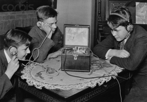 Children Listening to Radio - Image by © Bettmann/CORBIS